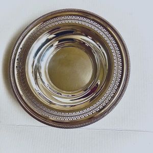 Vintage Round Bowl Silver-plate Wm.Rogers MFG.CO 4235 Pierced Bowl 12-1/4".